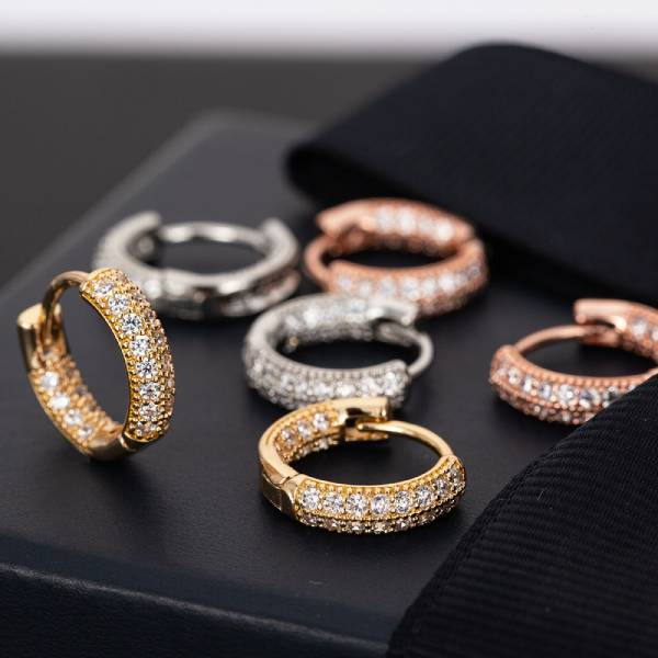Earrings Buying Guide and Tips